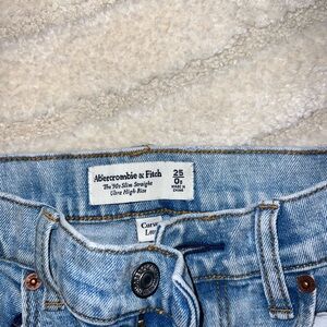 Abercrombie & Fitch Women's 90’s Slim Straight Ultra High Rise Curve Love